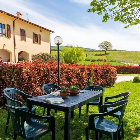 Superbe Maison À Nocera Umbra Avec Wifi Hébergement de vacances